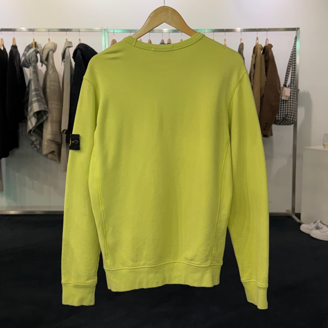 [L] 스톤아일랜드 와펜 네온 맨투맨 상품이미지2