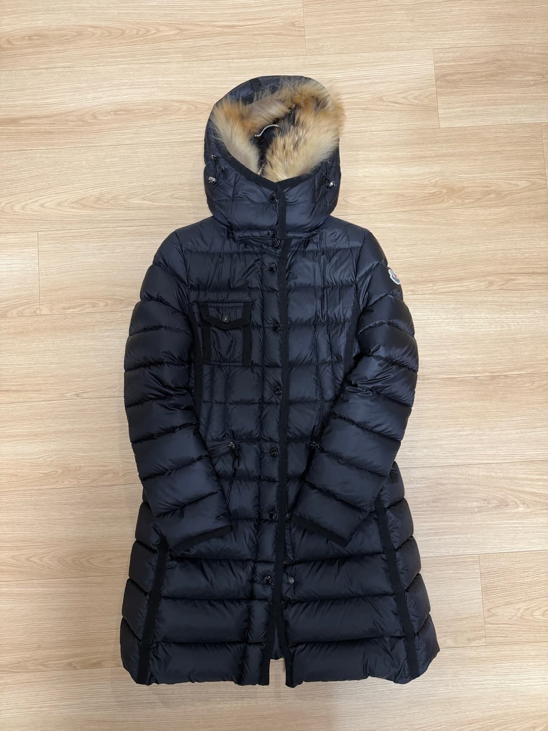 [1사이즈] 몽클레어 헤르민퍼 블랙 여자 패딩 상태 최상 상품이미지1