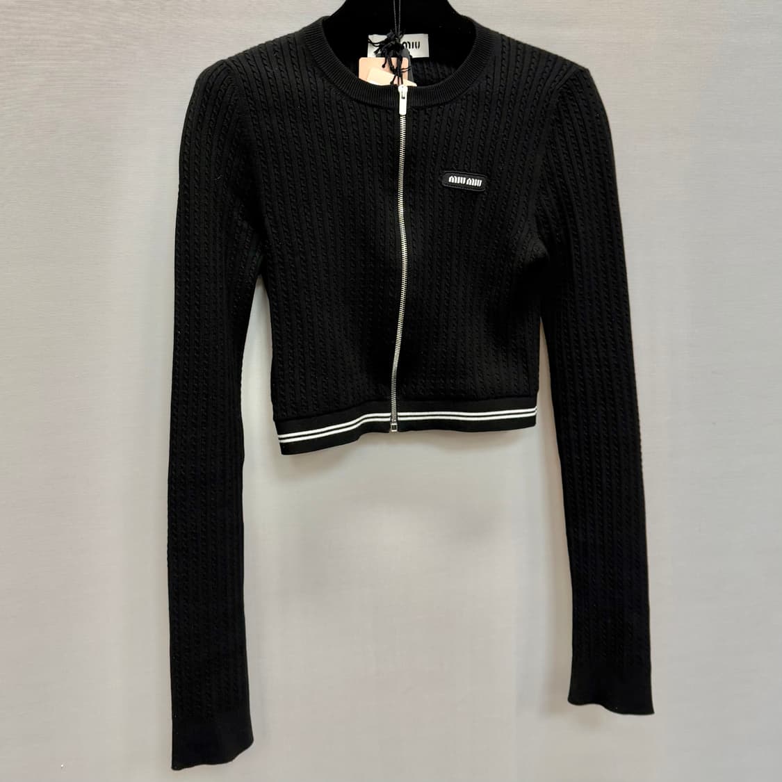 미우미우 로고 크롭 니트집업 ( 33 ) 상품이미지3