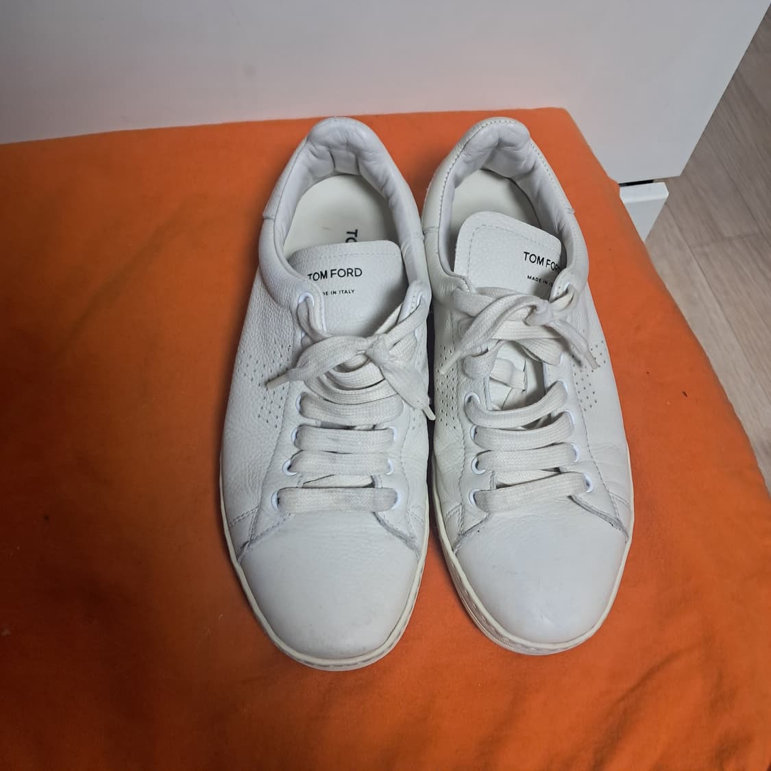 톰포드 화이트 레더 스니커즈 6.5(약250) 상품이미지2