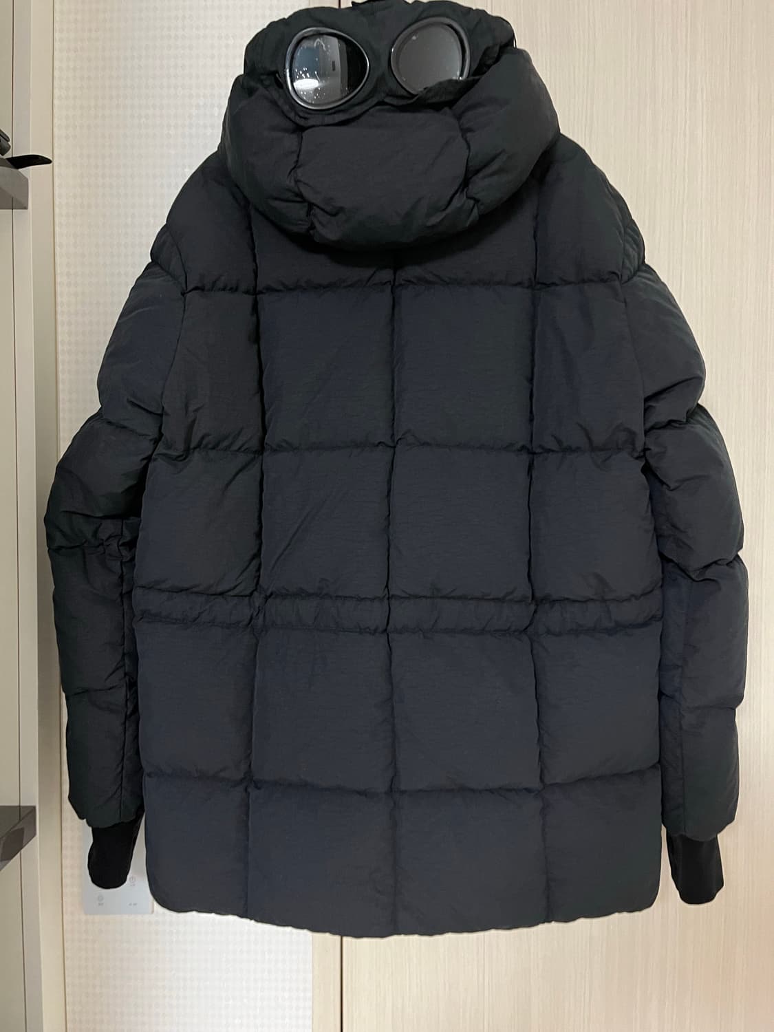 cp컴퍼니 다운 패딩 상품이미지2