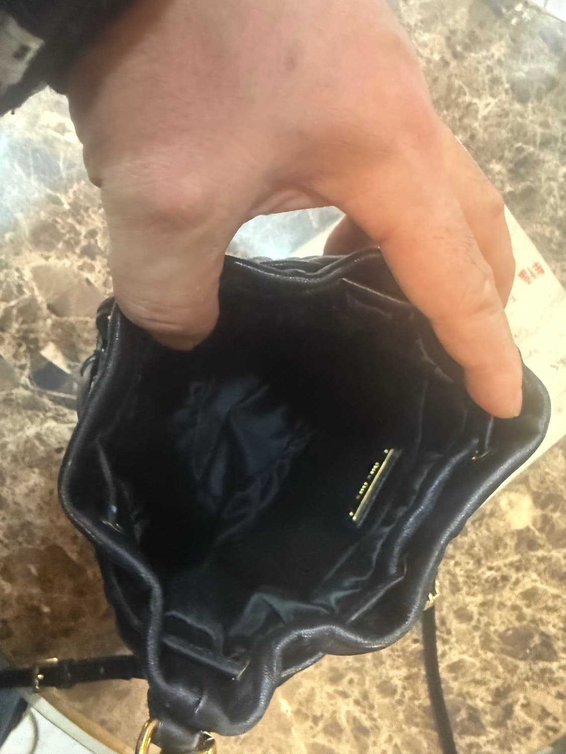 정품 미우미우 마테라쎄 나파 버킷백 팝니다 상품이미지7