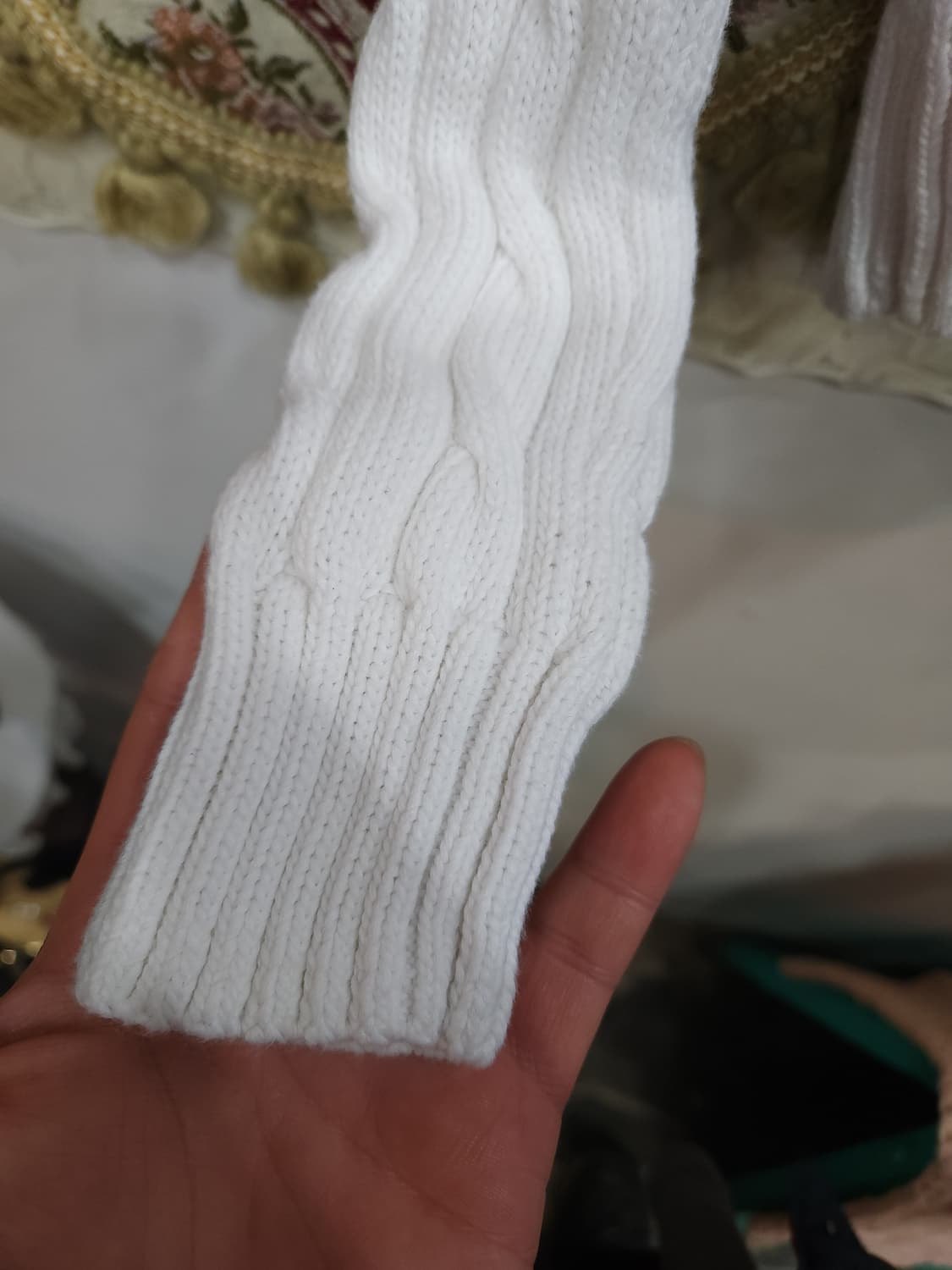 폴로 랄프로렌 화이트 케이블 피마코튼 브이넥 니트
​
 상품이미지4