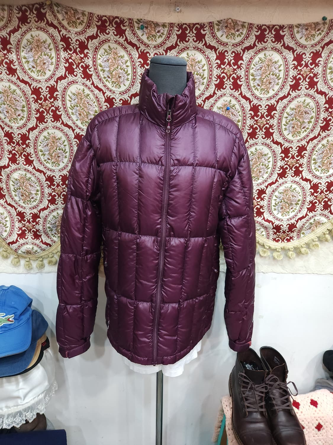 몽벨 1000필 구스 경량 패딩 점퍼
​
 상품이미지1