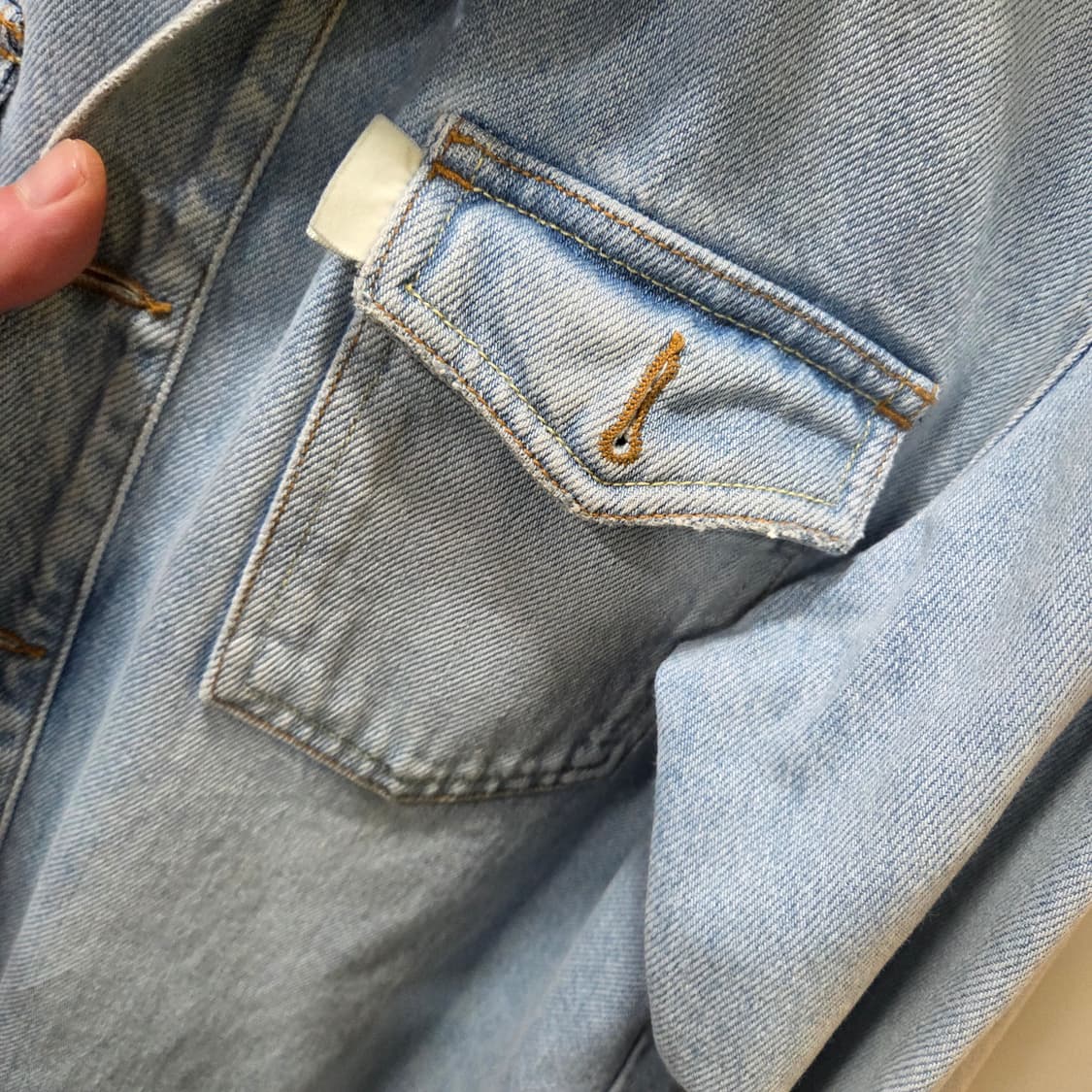 오프화이트 연청 데님 셔츠형 자켓 상품이미지4