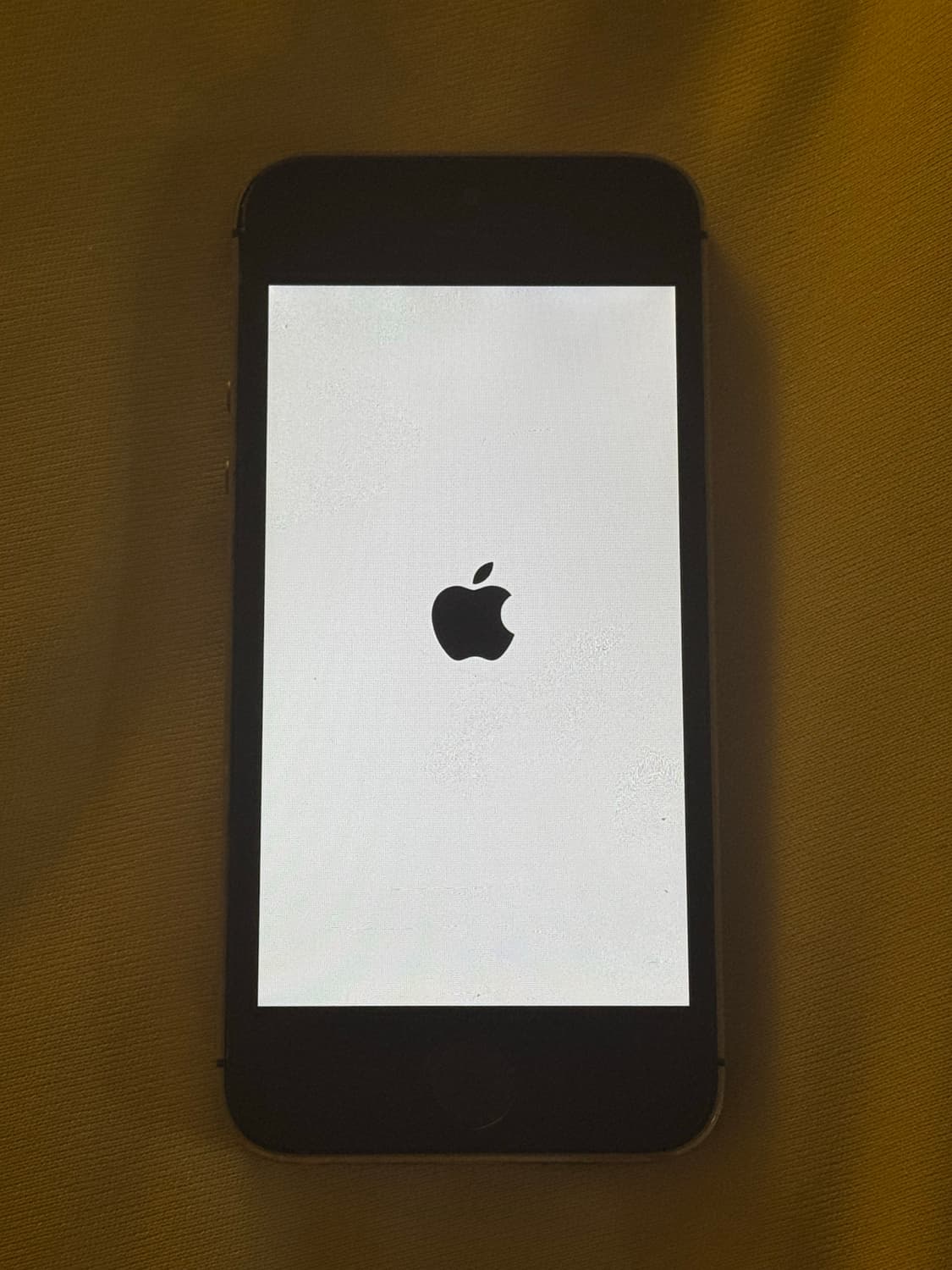 작례O) 아이폰 5S 스페이스 그레이 16gb 상품이미지2