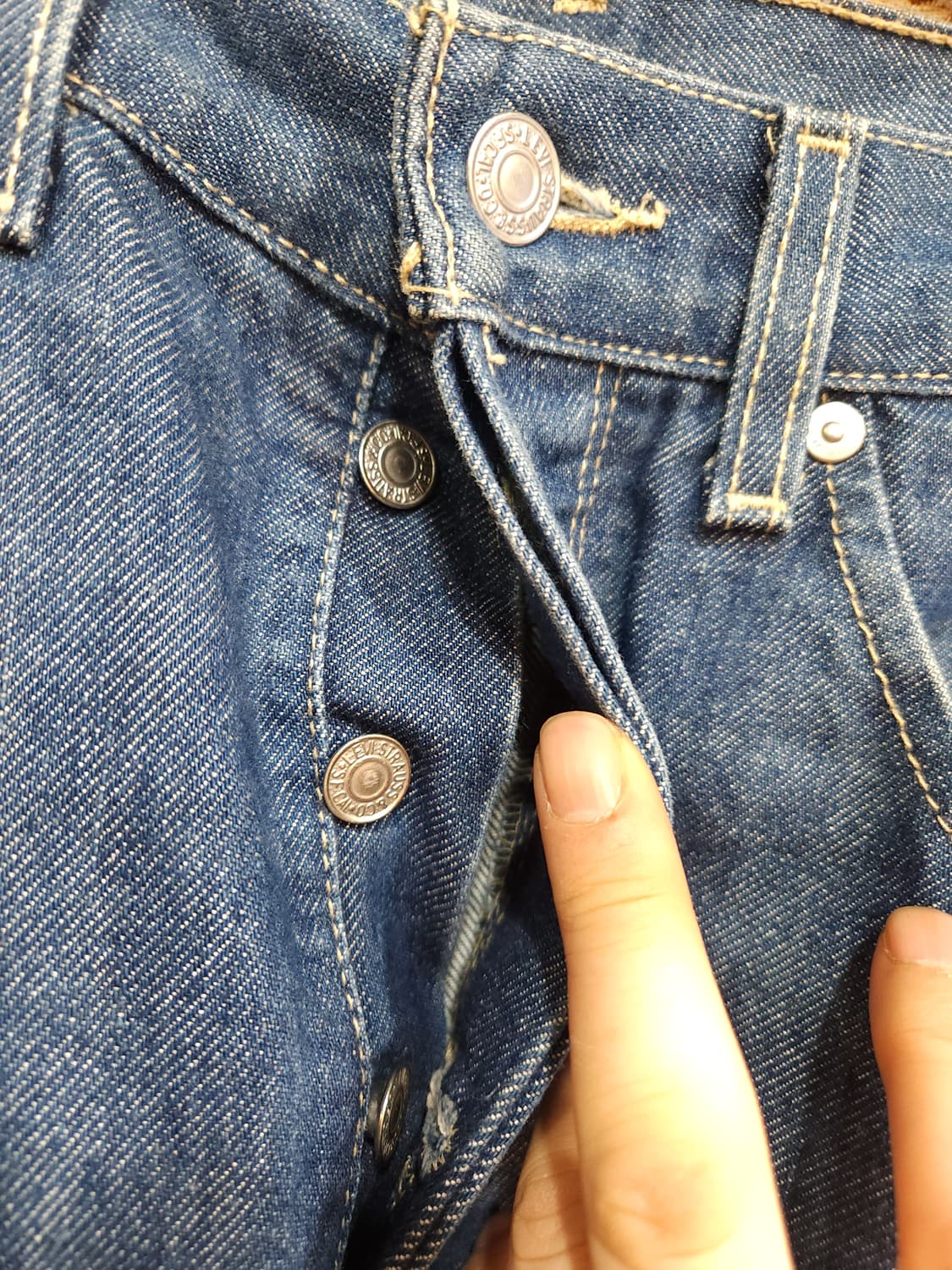 리바이스  엔지니어드 00s  데님팬츠

 상품이미지4