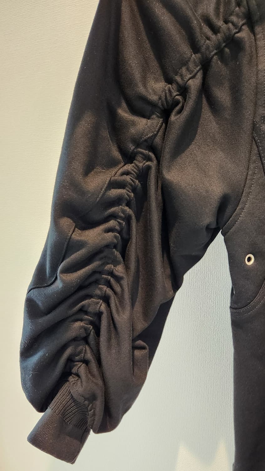 송지오 옴므 23ss 자수 맨투맨 상품이미지5