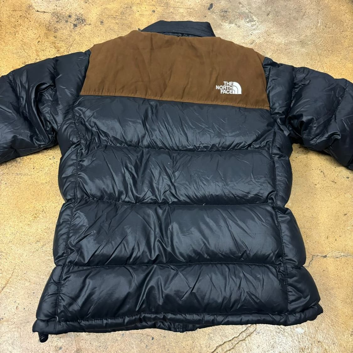 노스페이스 브라운 블랙 숏패딩 상품이미지4