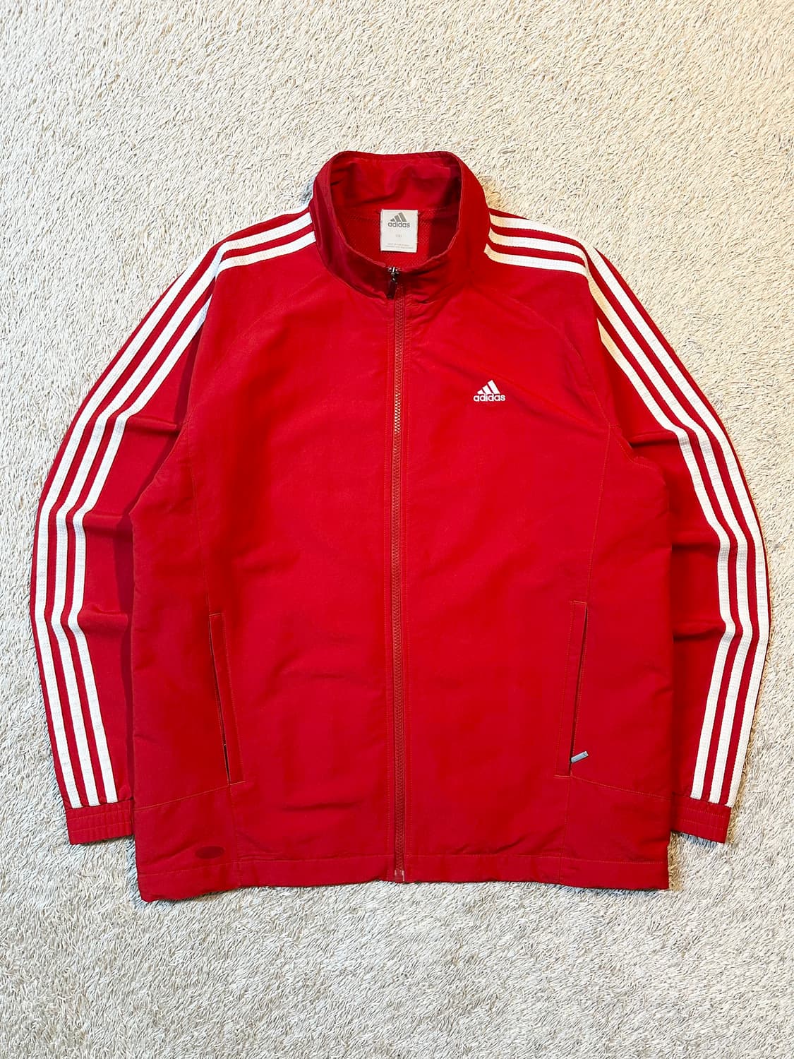 아디다스 ADIDAS 삼각로고 사이드라인 바람막이 자켓 레드 상품이미지1