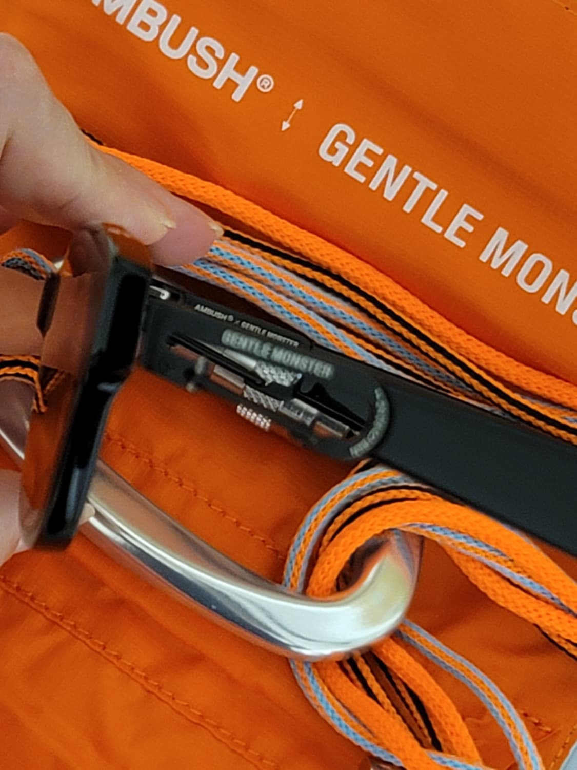 젠틀 몬스터 x 앰부쉬 카라비너 1 01(OR) 판매 상품이미지1