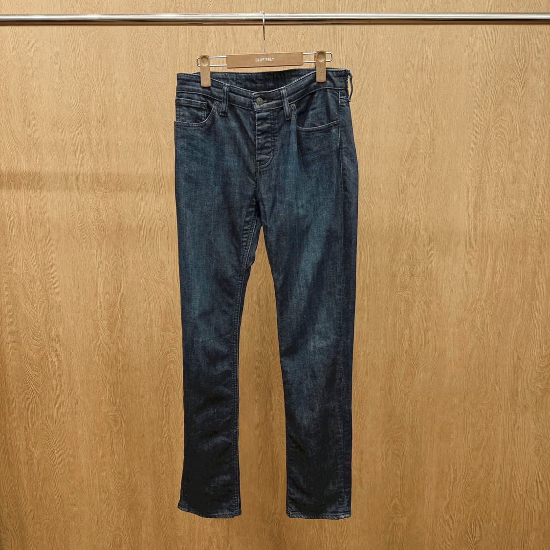 리바이스 511 데님 팬츠 5포켓 레드탭 가죽 패치 디테일 슬림핏 진청 상품이미지2