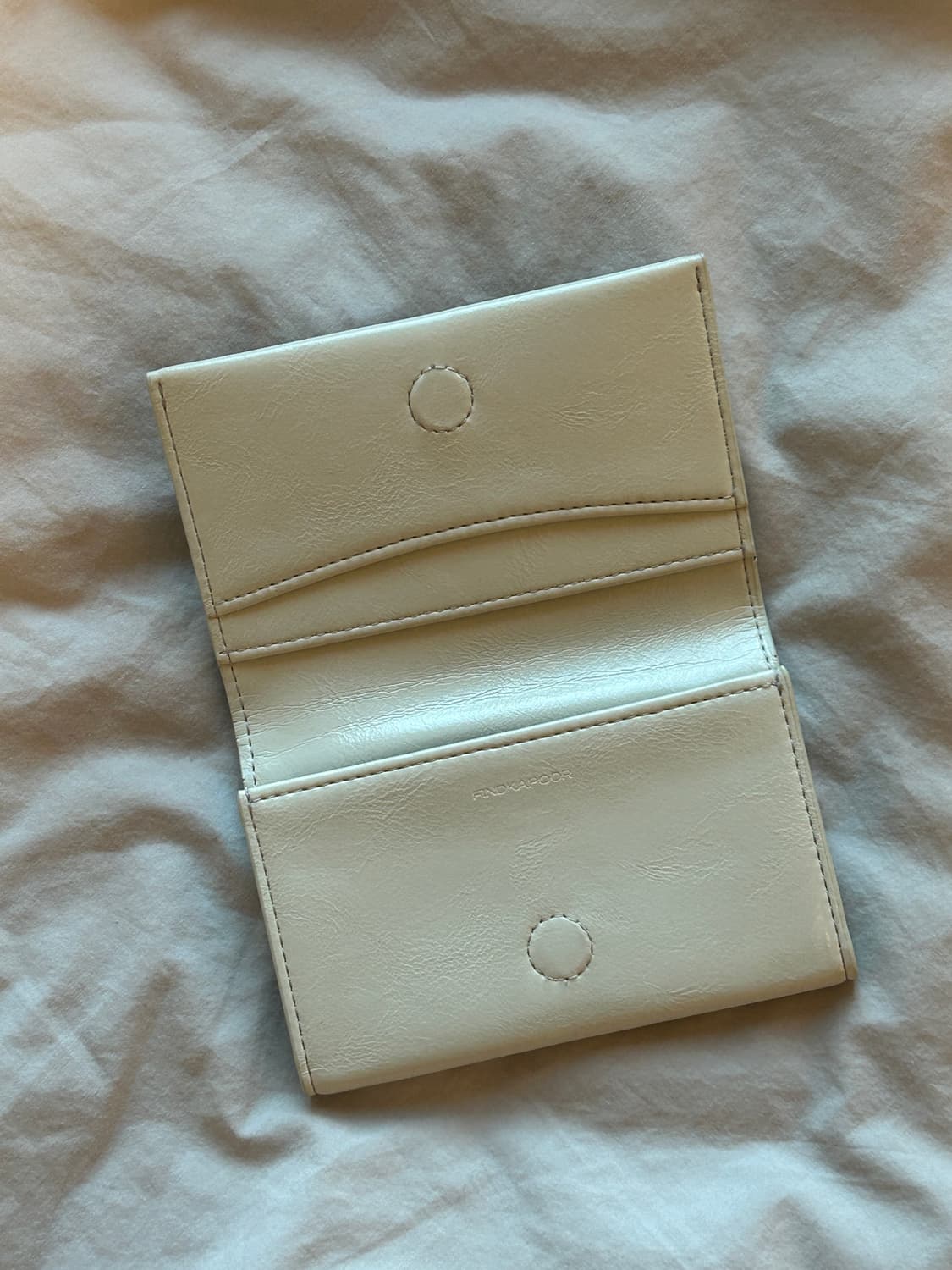 파인드카푸어 반지갑 플랩 카드지갑 - 페일그린 화이트 상품이미지3