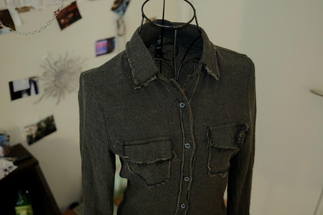 [Shine] Charcoal distressed shirt 상품이미지1