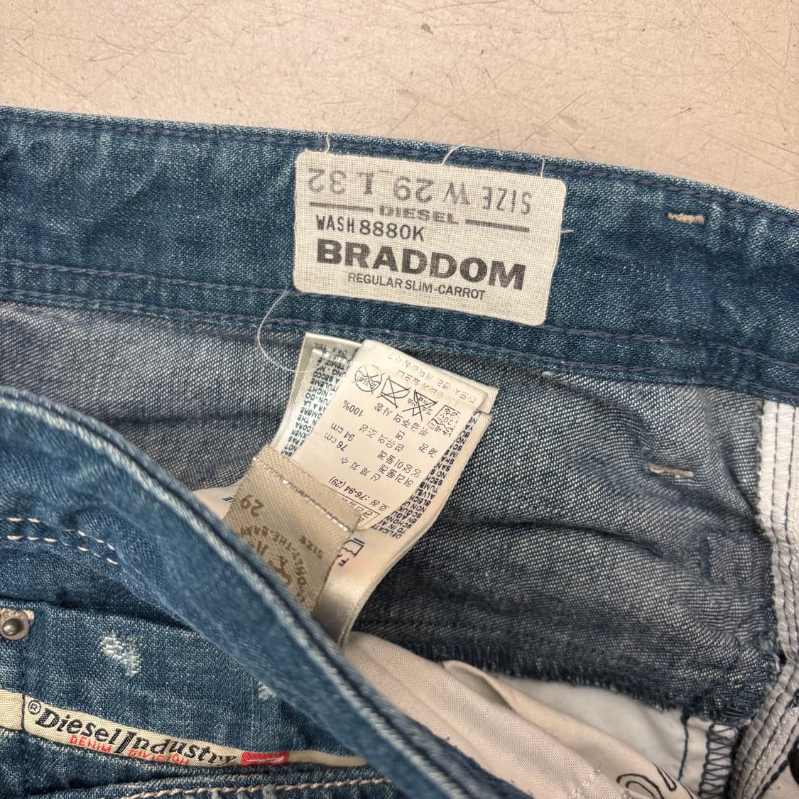 디젤 워싱 데미지 데님 팬츠 상품이미지4