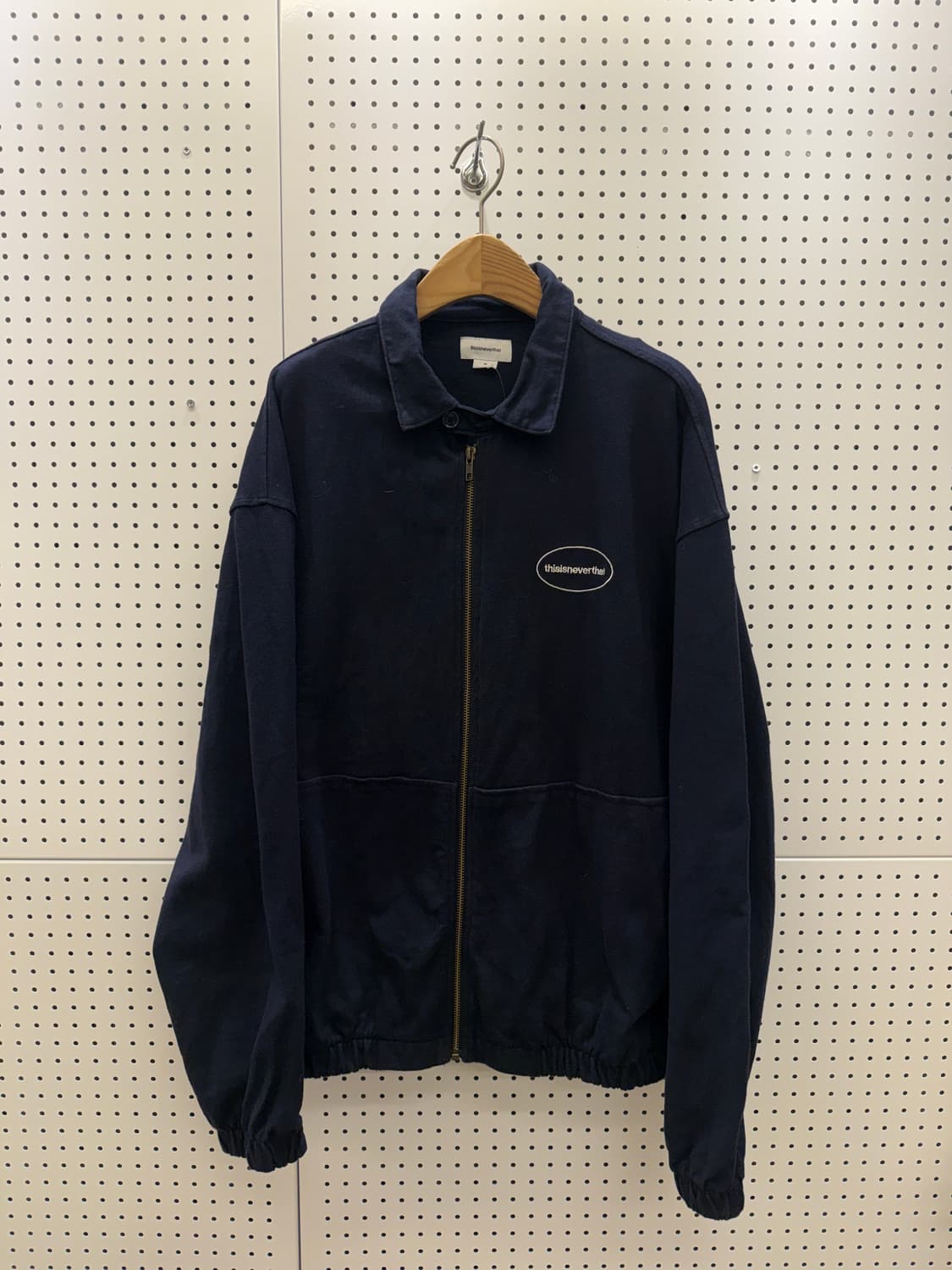 디스이즈네버댓 로고 집업 네이비 U402 상품이미지2