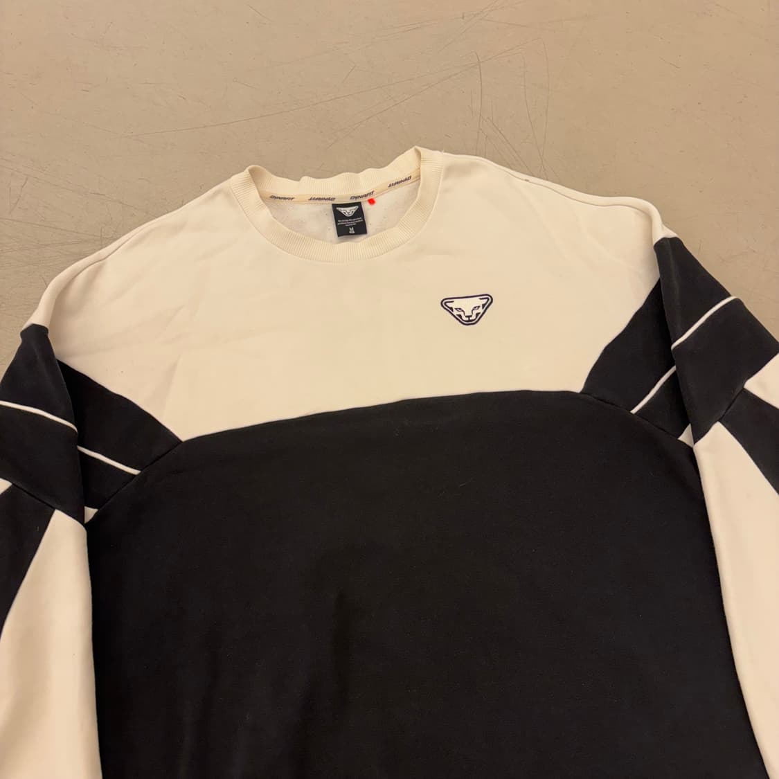 다이나핏 빅로고 투톤 맨투맨 상품이미지2