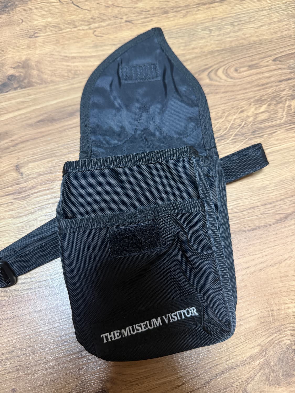 저뮤지엄비지터 미니백 상품이미지2