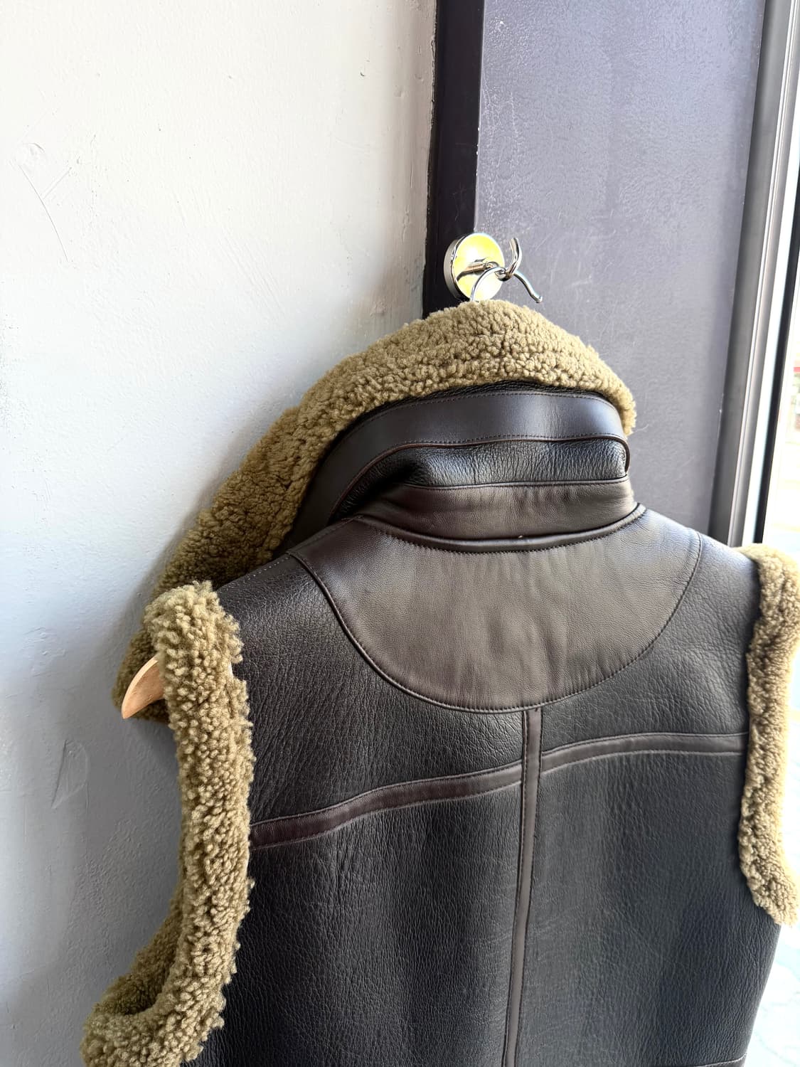 2/ 산드로 무스탕 레더 베스트 자켓 상품이미지8