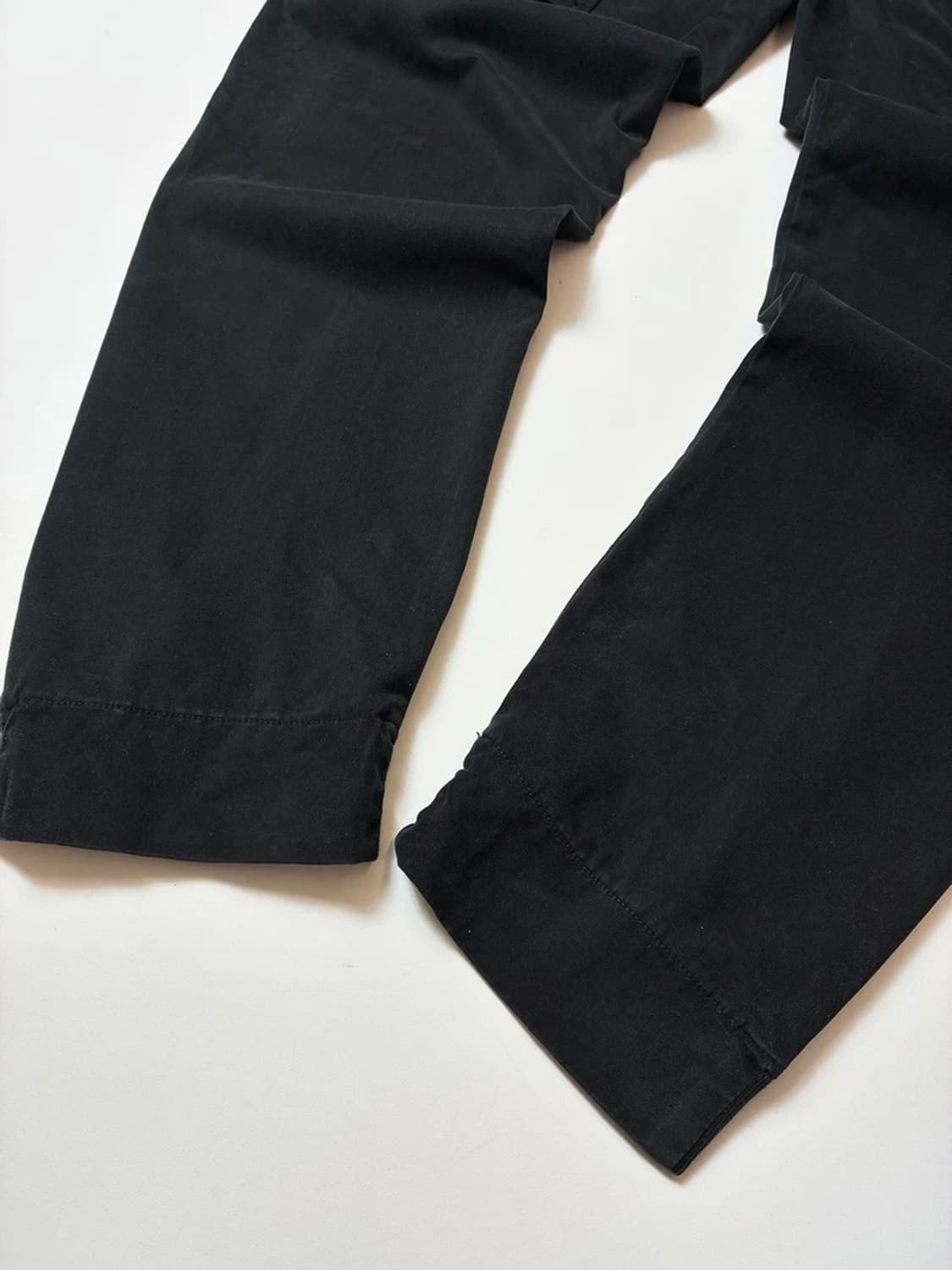 cp컴퍼니 22ss 가먼트다이 스트레치 새틴 렌즈 카고 팬츠 PN8519 상품이미지6