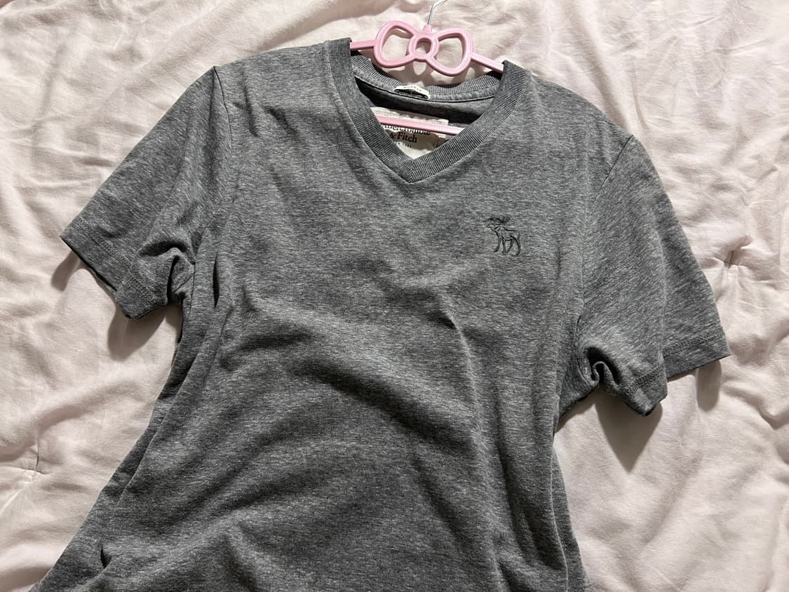 아베크롬비 브이넥 그레이 반팔티 상품이미지2