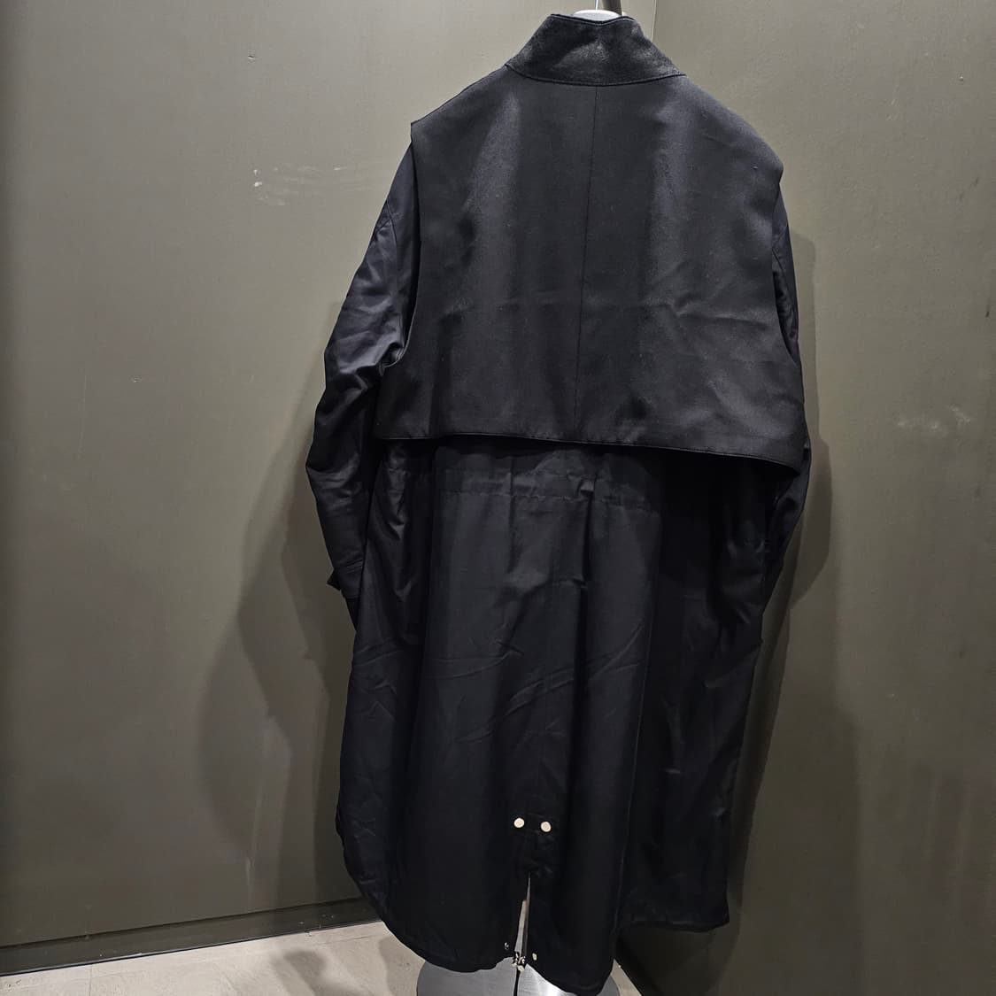 디올 X 사카이 패널도킹 레이어드 한정 코트 상품이미지5