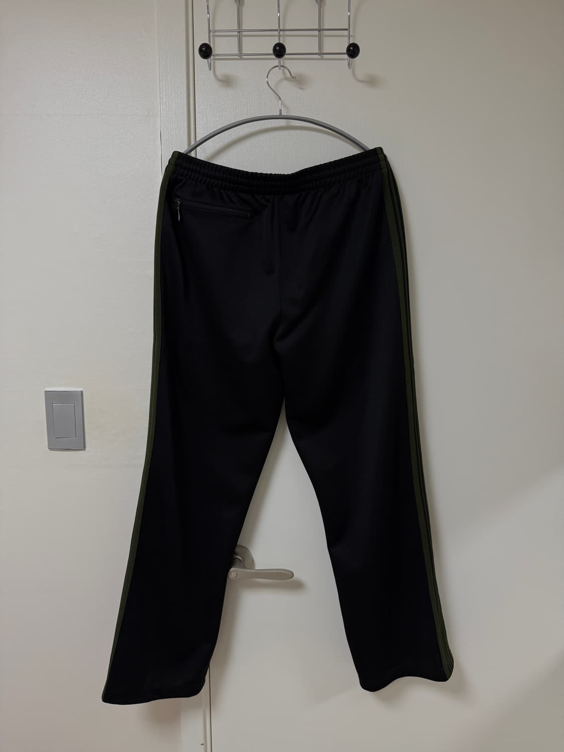 (L) 니들스 블랙 올리브 스트레이트 트랙팬츠 상품이미지2