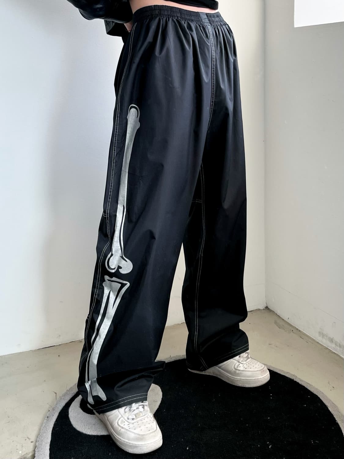 매드터프 컴패스 스켈레톤 사이드 본 우븐 팬츠 상품이미지1