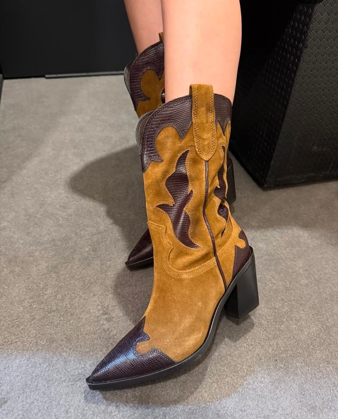 (새상품) 자라(ZARA) 웨스턴 가죽 스웨이드 미들 부츠 39 상품이미지1