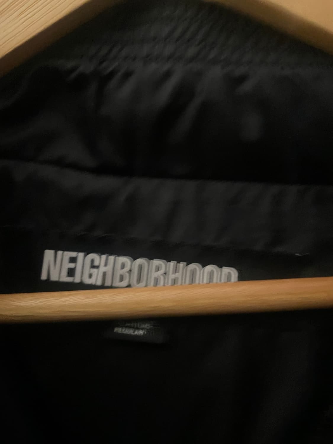 네이버후드 클래식 다운 패딩 블랙 22AW 상품이미지2