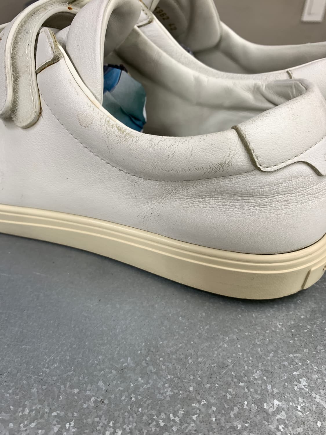 생로랑 레더 벨크로 스니커즈 화이트 42(270) 상품이미지8