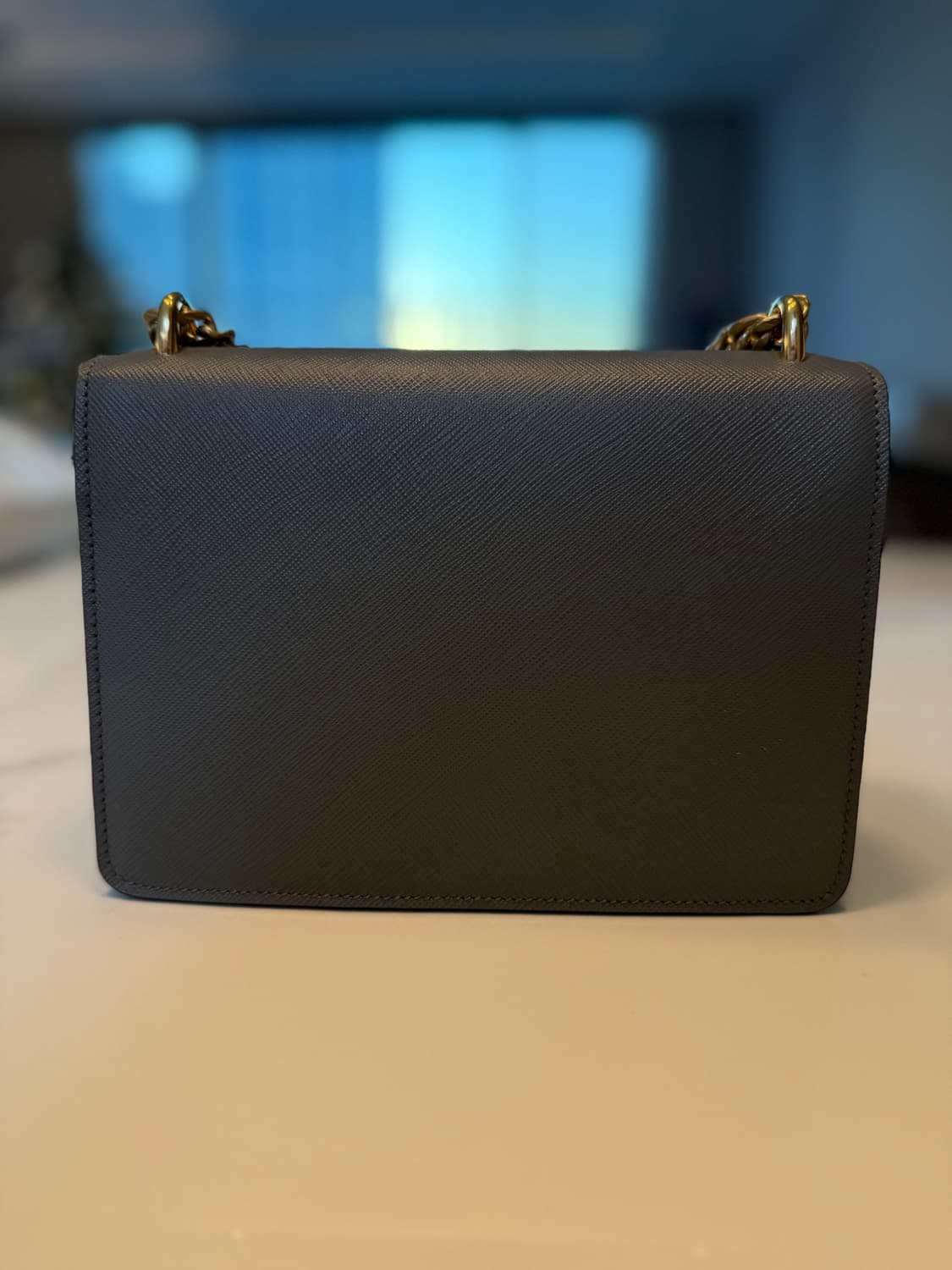 (새상품) 프라다 사피아노 체인백 1BD200 그레이 팝니다 상품이미지3