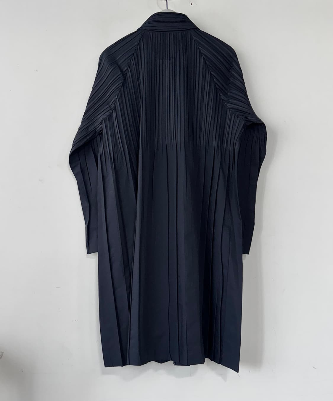 플리츠플리즈 네이비 코트 상품이미지5