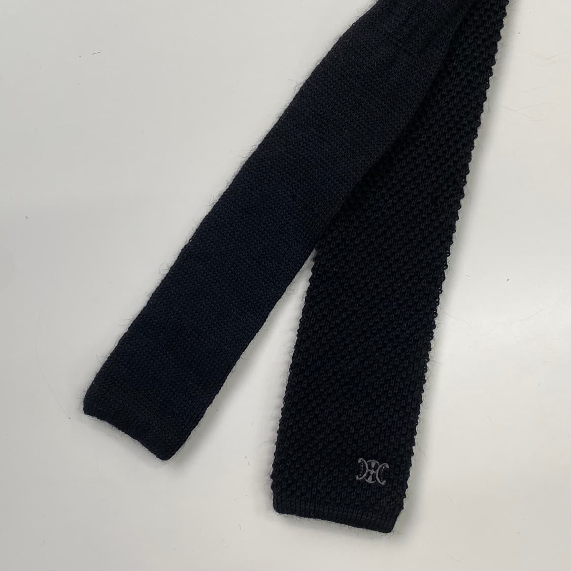 셀린느(celine) 심플로고 정품 명품블랙 니트넥타이 총장127.5cm 상품이미지1