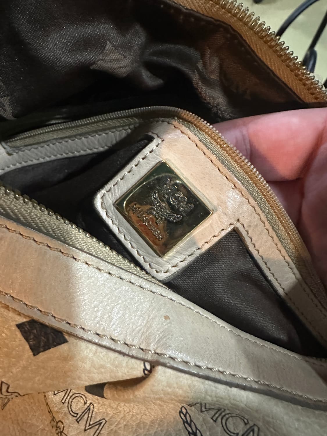 MCM 아이보리 숄더백 상품이미지8