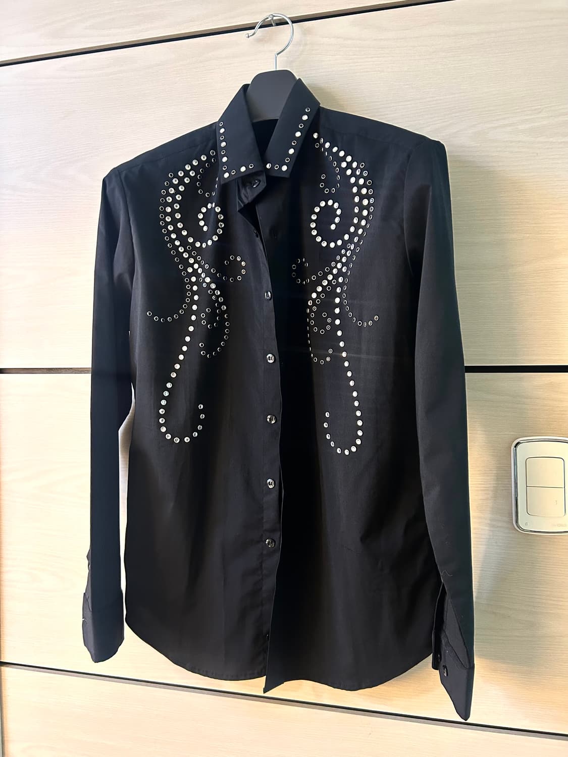 Crystal stud detail black shirt 상품이미지2