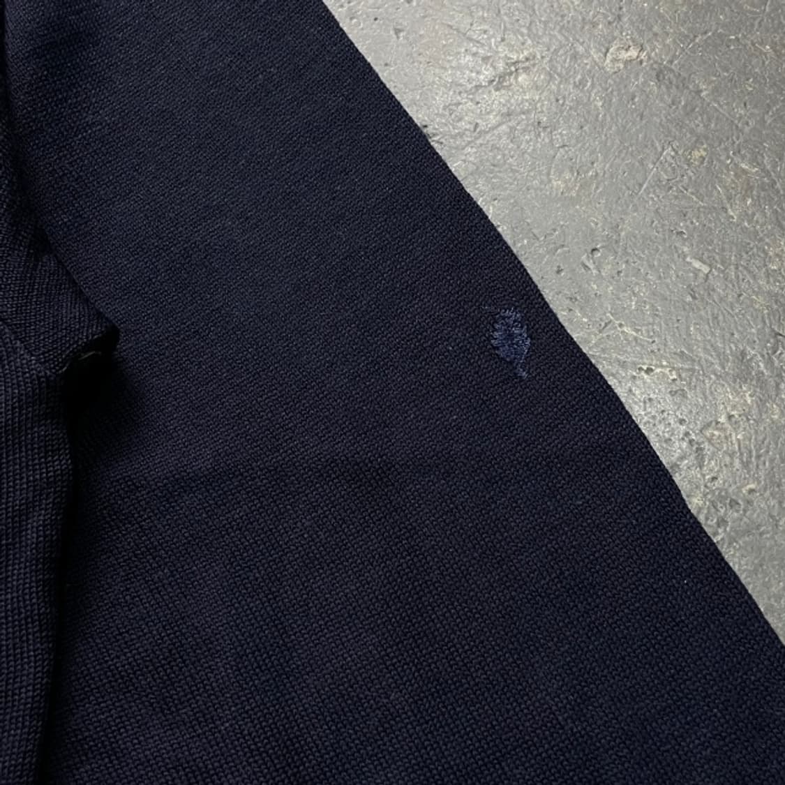 95 입생로랑 브이넥 니트 상품이미지5