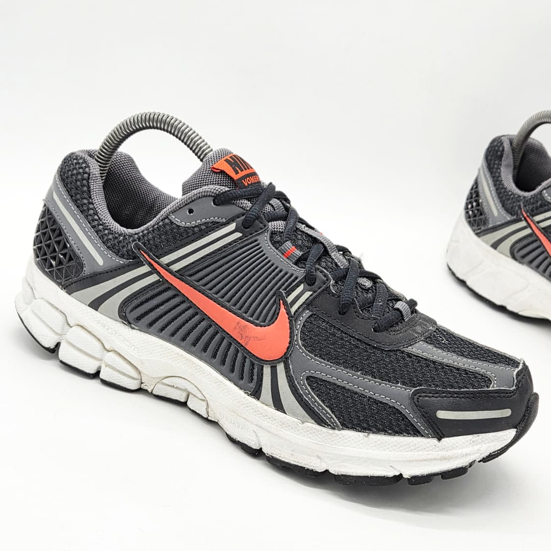  나이키 줌 보메로5 블랙 앤 피칸테 레드 (270)  상품이미지5