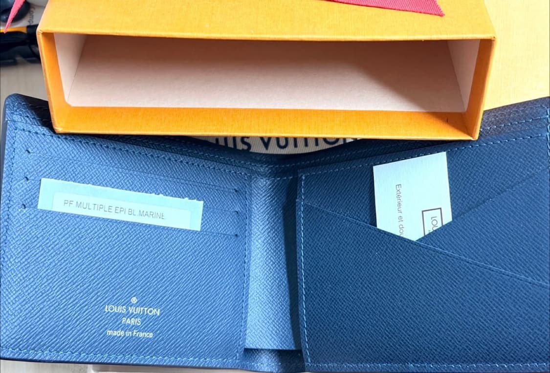 (새상품)루이비통 멀티플 월릿 에피 상품이미지2