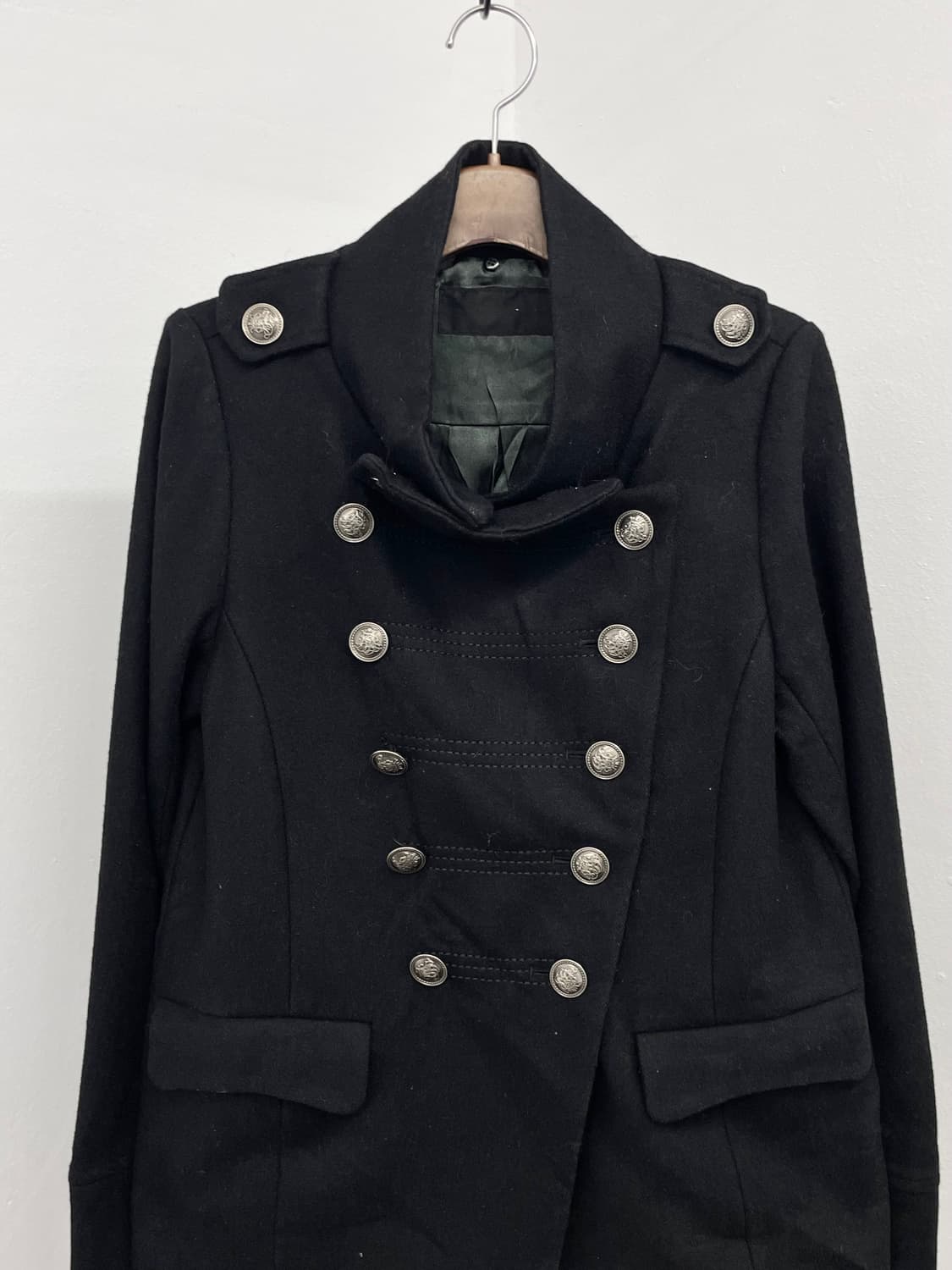 락시크 나폴레옹 블랙 버튼 하프 코트 상품이미지3