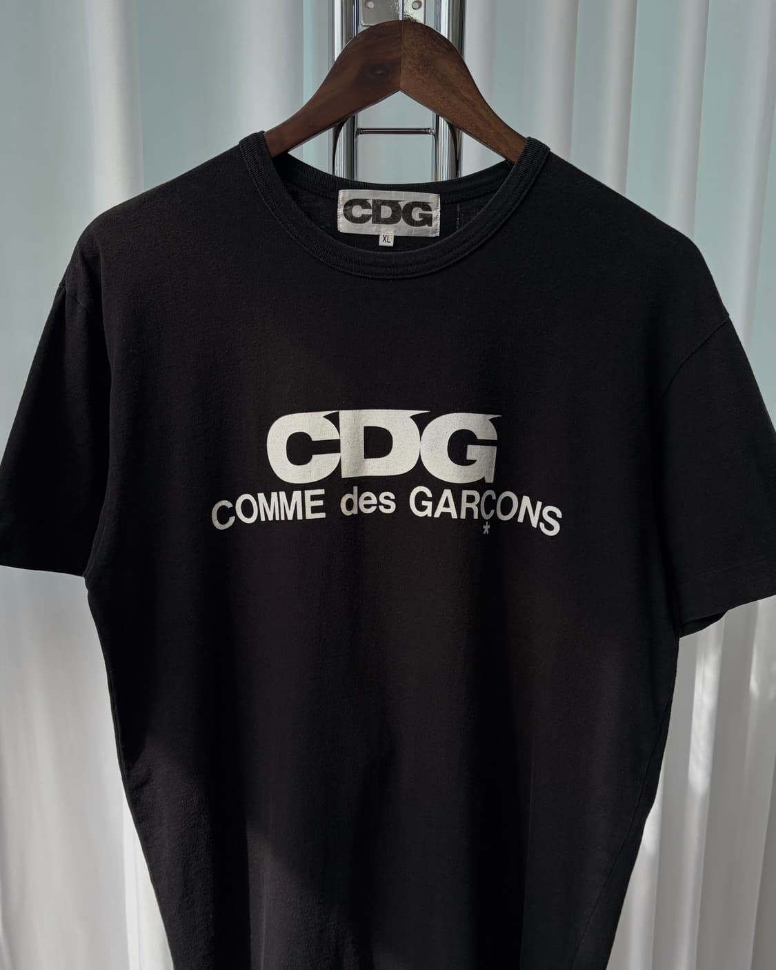 [XL]CDG 꼼데가르송 로고 반팔 티셔츠 상품이미지4