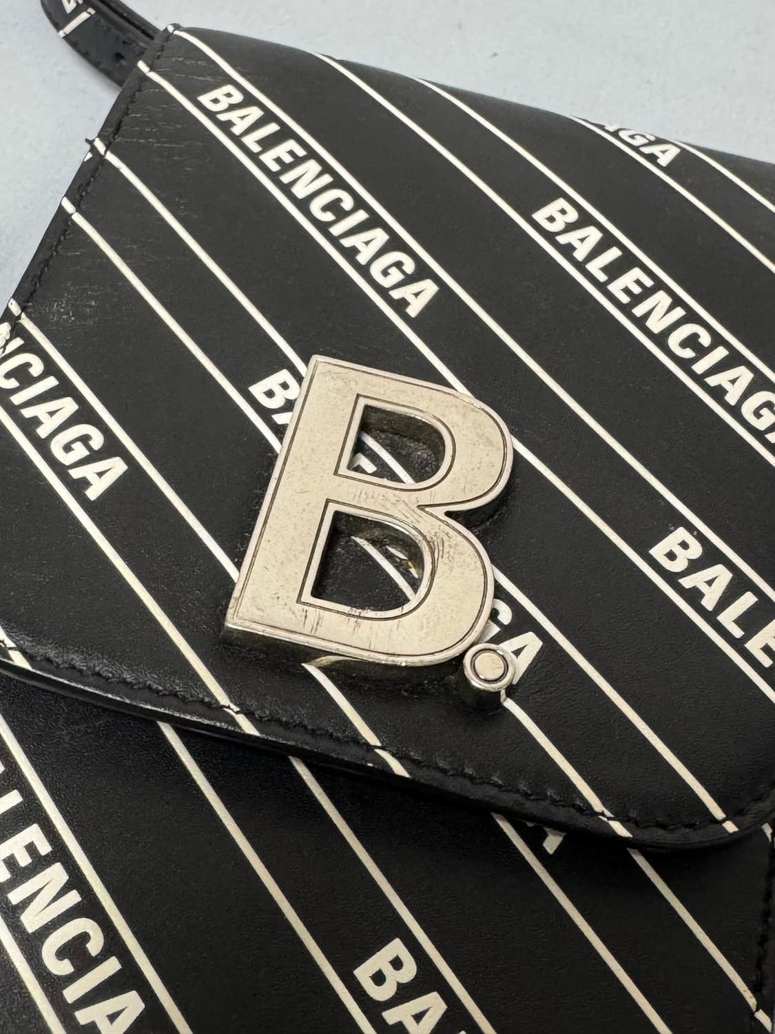 발렌시아가 크로스백 상품이미지2