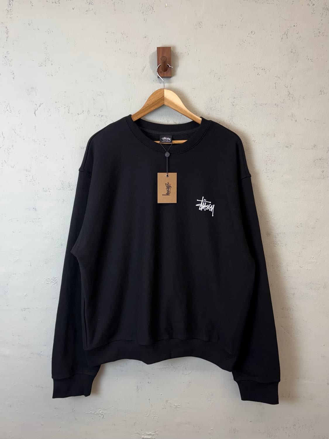 새상품 스투시 베이직 로고 크루넥 블랙 스웻셔츠 상품이미지1