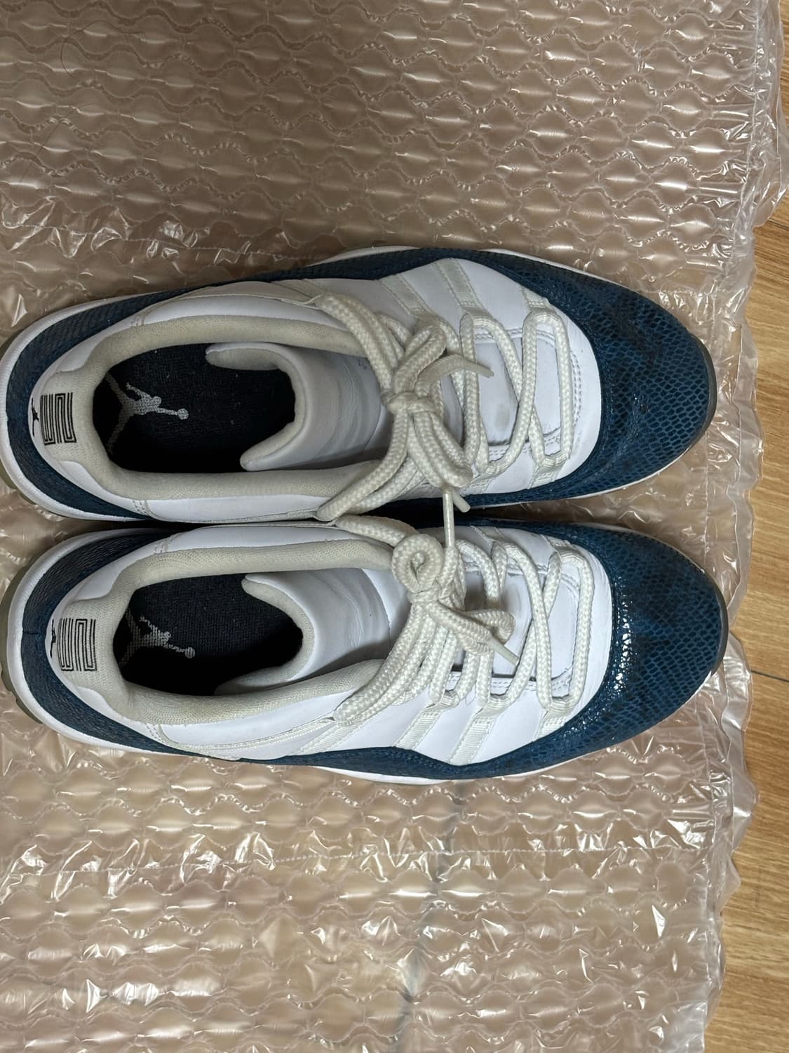 조던 11 남뱀피 상품이미지2