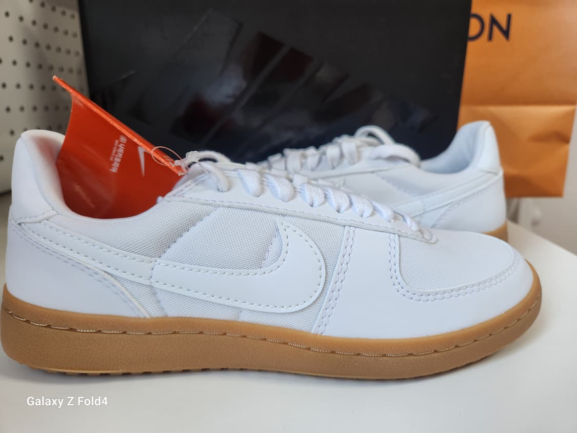 나이키 필드 제너럴 흰색 240mm 새상품판매합니다. 상품이미지1