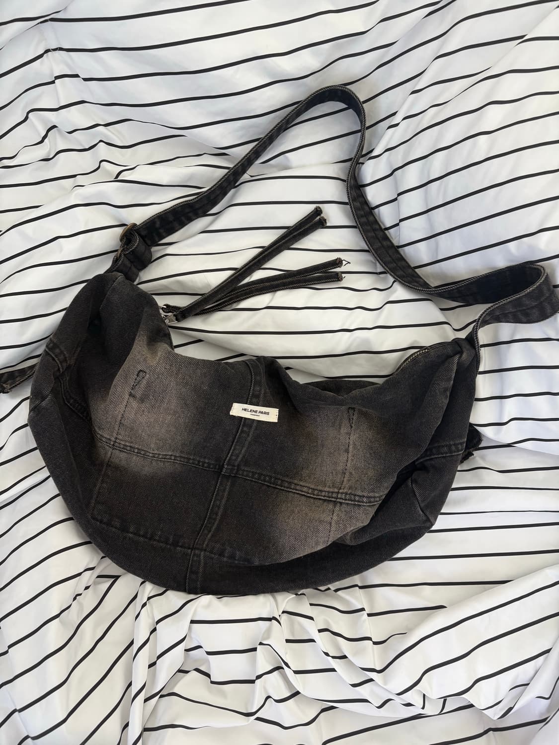 헬레네파리스 워시드 데님 크로스백 상품이미지1