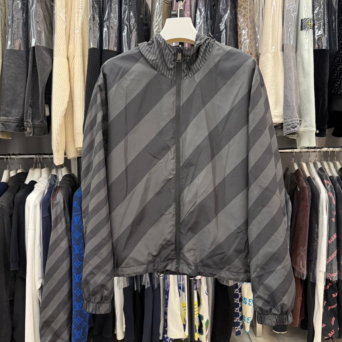 [리오브전포점] 펜디 FF 리버서블 나일론 바람막이 자켓 상품이미지5