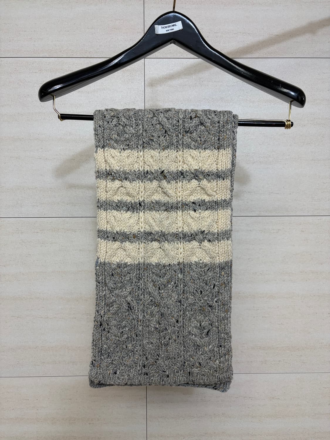 톰브라운 정품 케이블 니트 머플러 연회색 상품이미지1