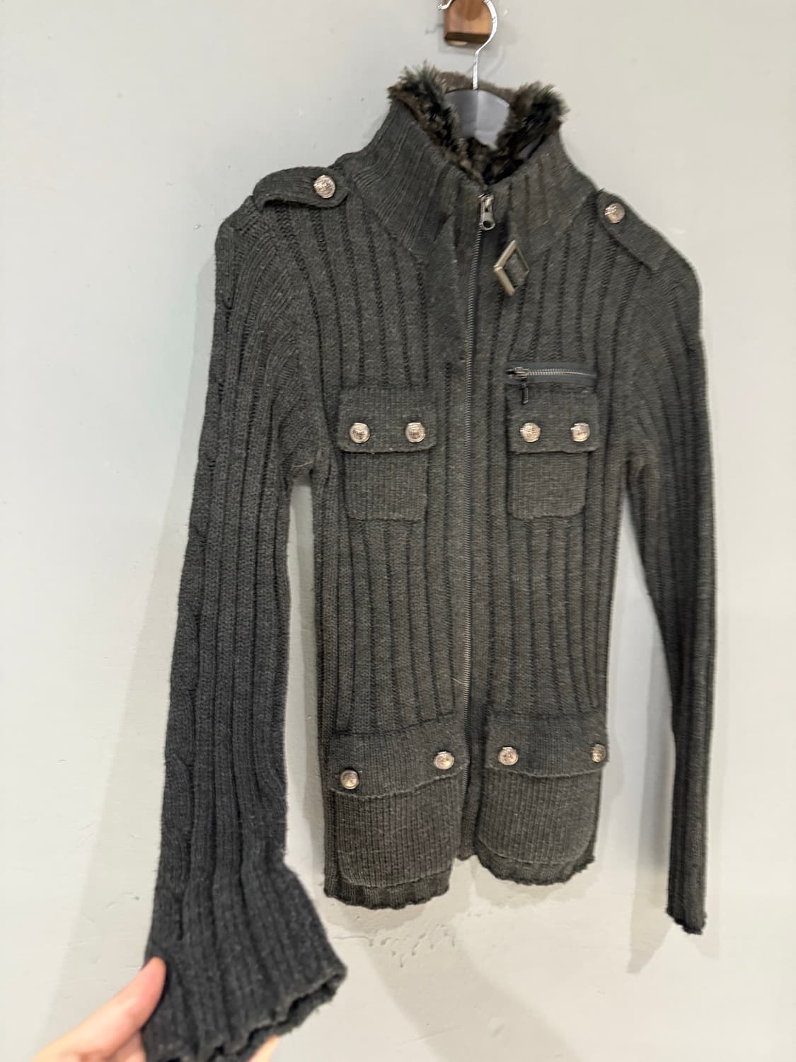 multi pocket neck buckle knit zip-up 상품이미지6