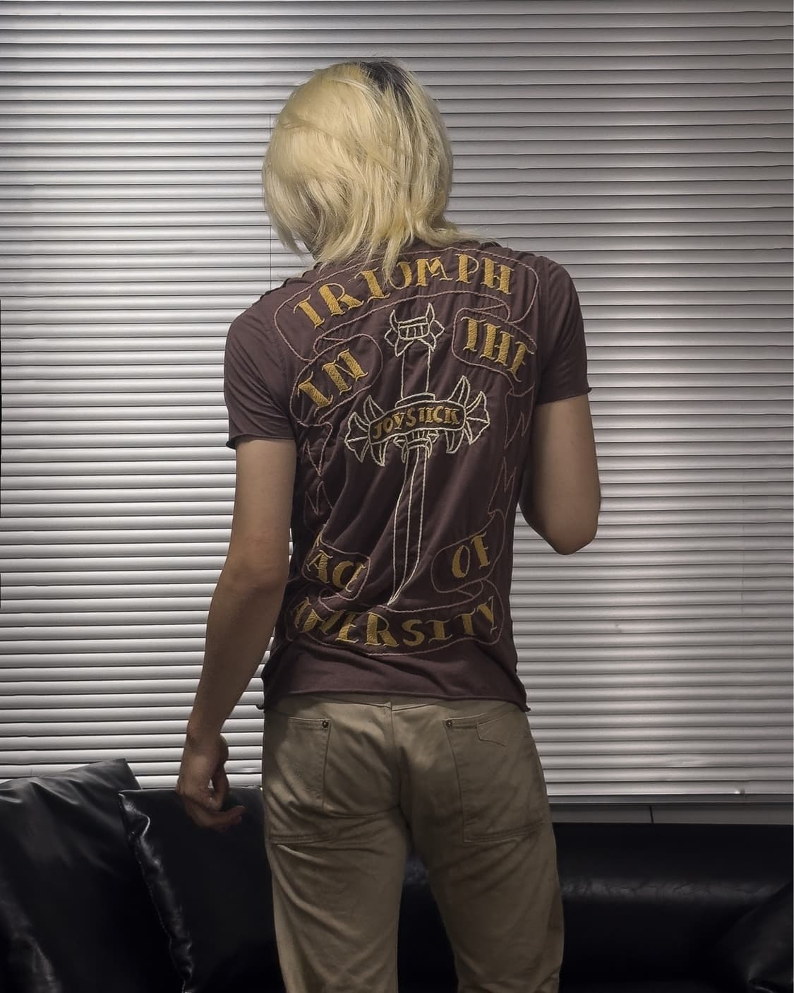 {UNKNOWN} Hand Embroidered Tee  상품이미지2